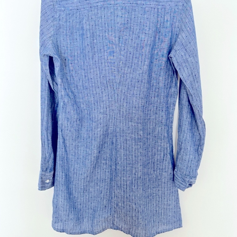 FRANK & EILEEN BARRY BLUE LINEN TOP WITH MINI FLOWERS - Picture 11 of 11